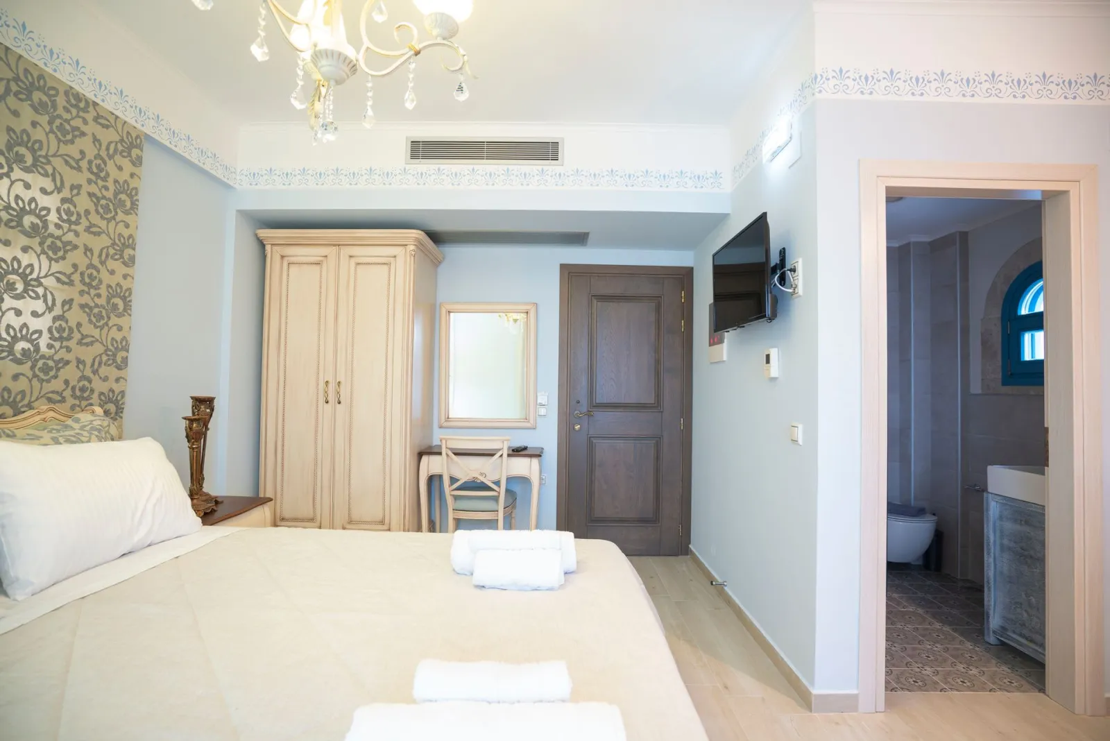 Deluxe Room with Balcony