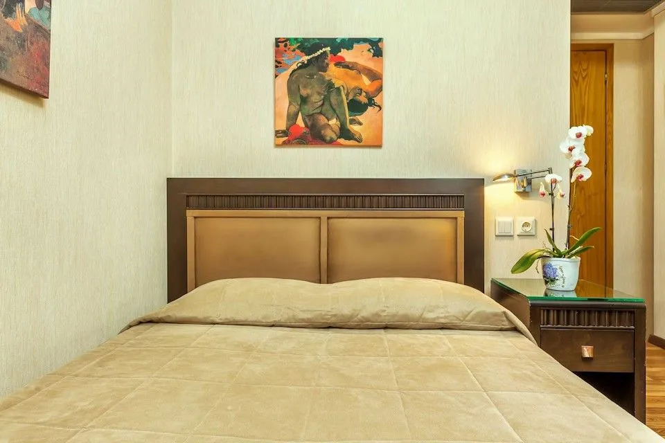 SINGLE ROOM