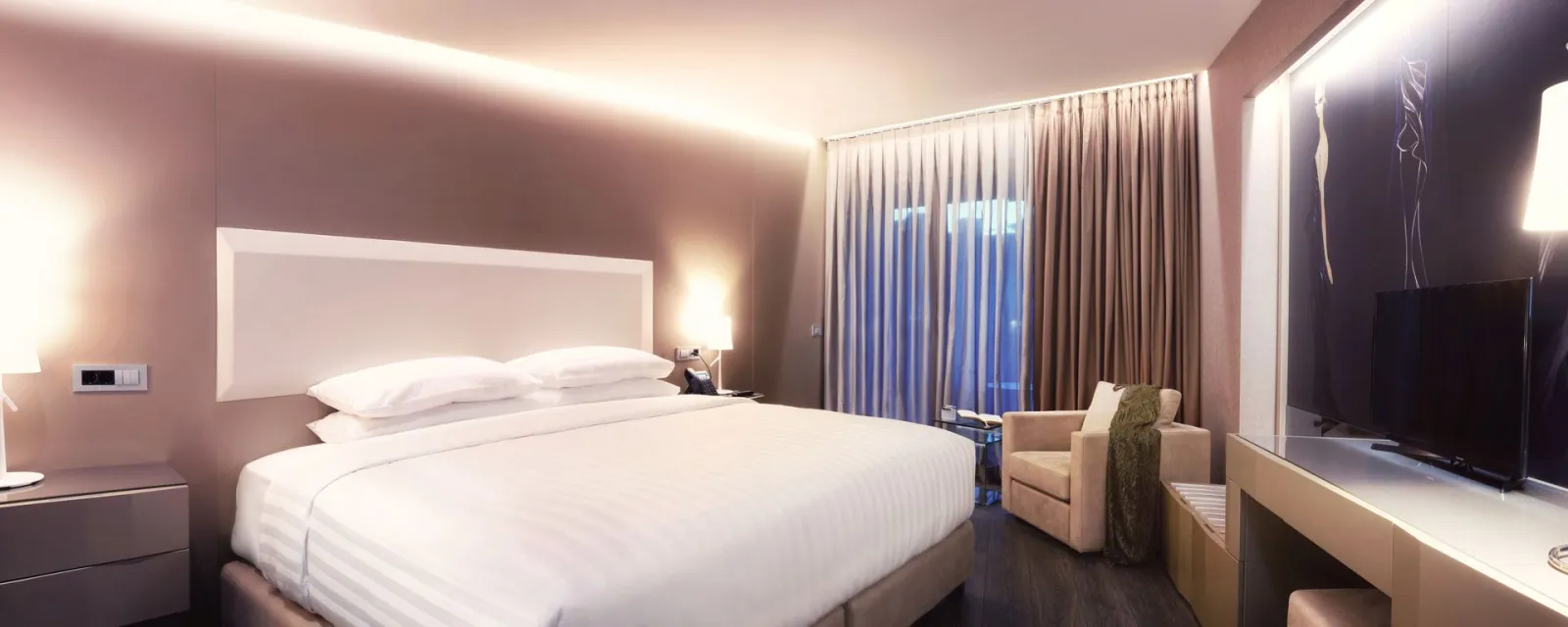 Superior Room with City View