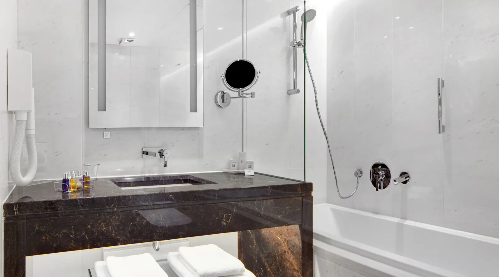 Junior Suite with City View