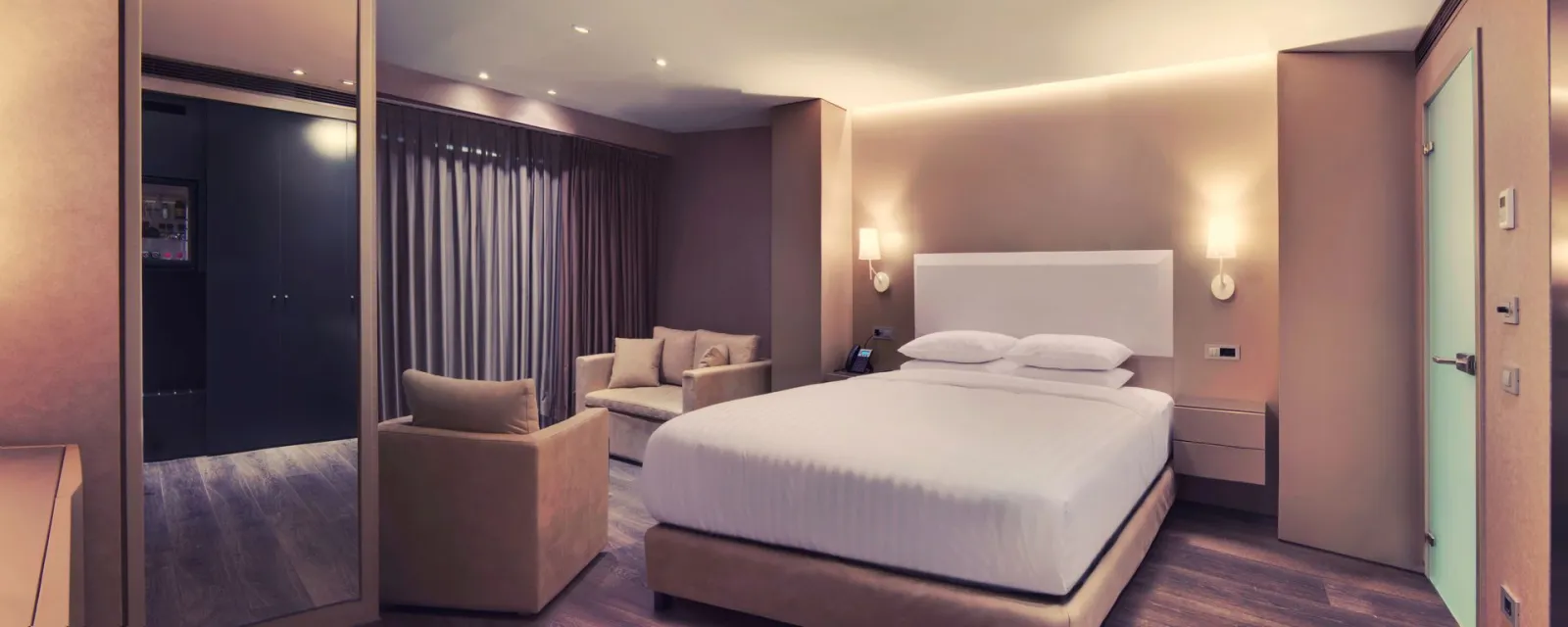 Junior Suite with City View