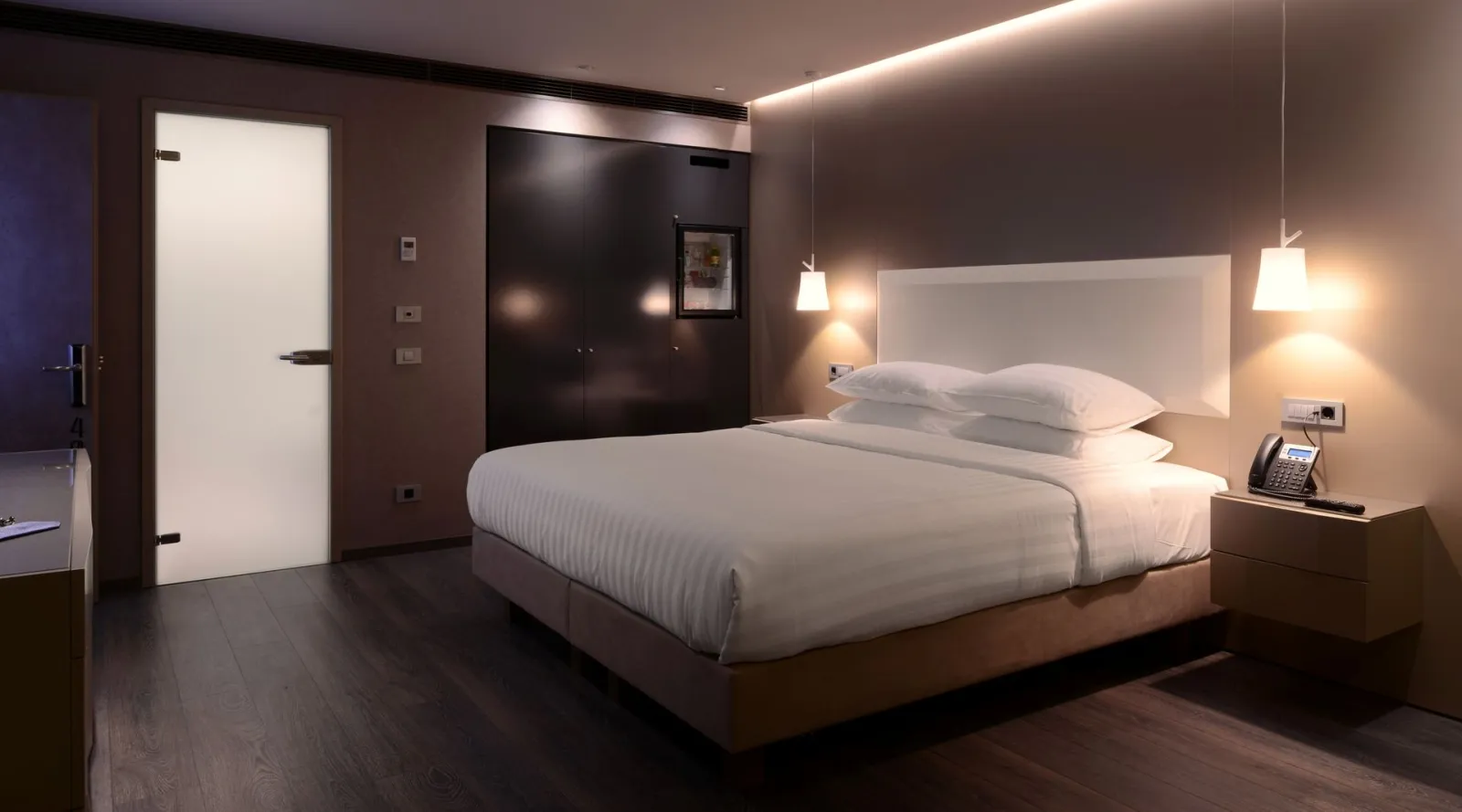 Junior Suite with Lake View