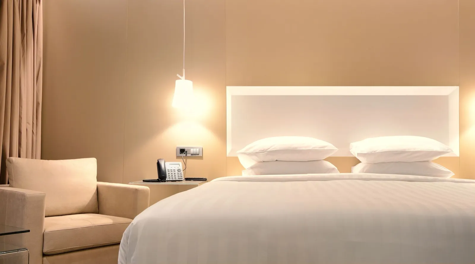 SAZ Suite with Panoramic City and Lake view
