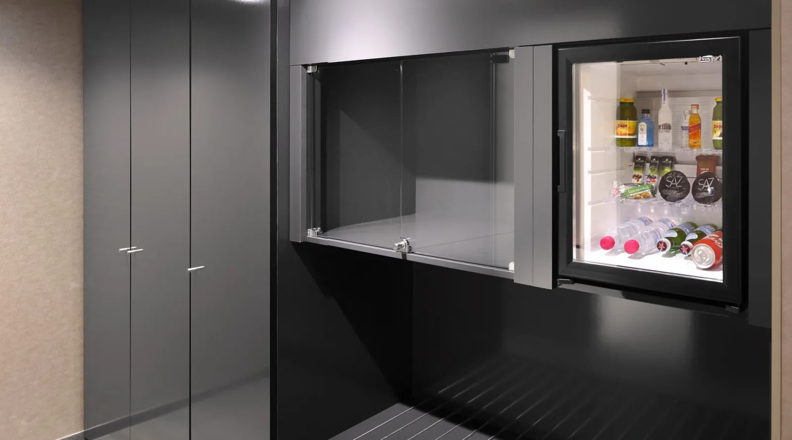 SAZ Suite with Panoramic City and Lake view