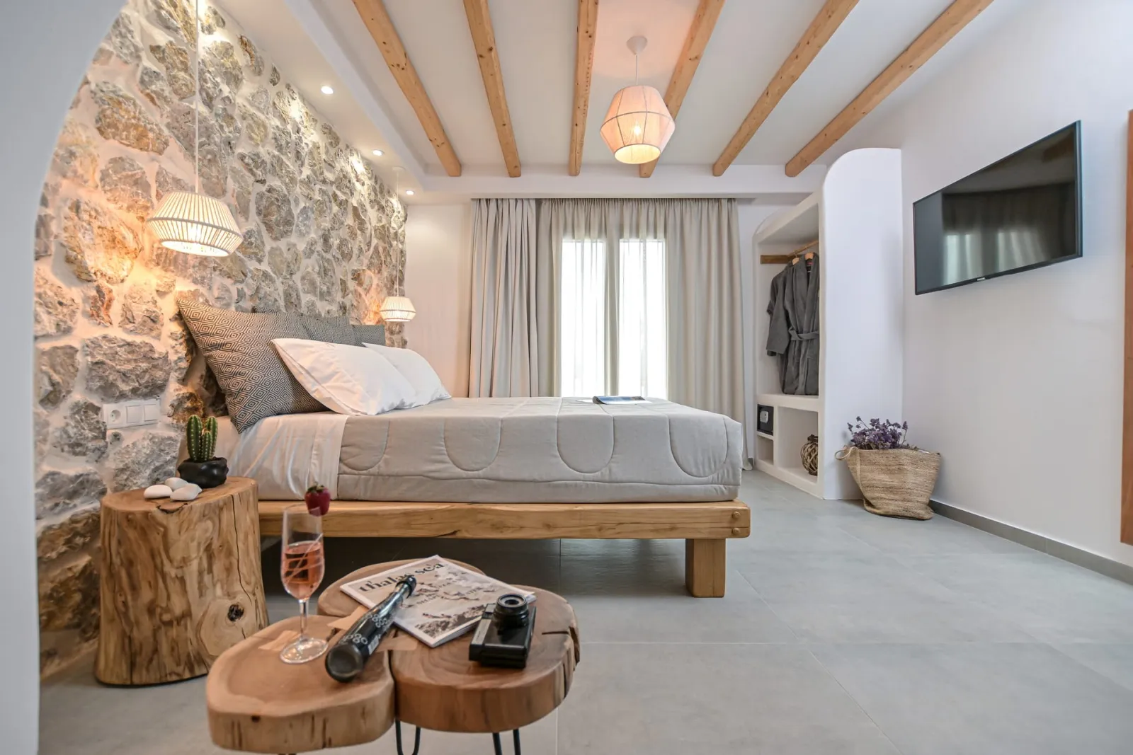 Deluxe Suite with Pool View and Private Hot Tub
