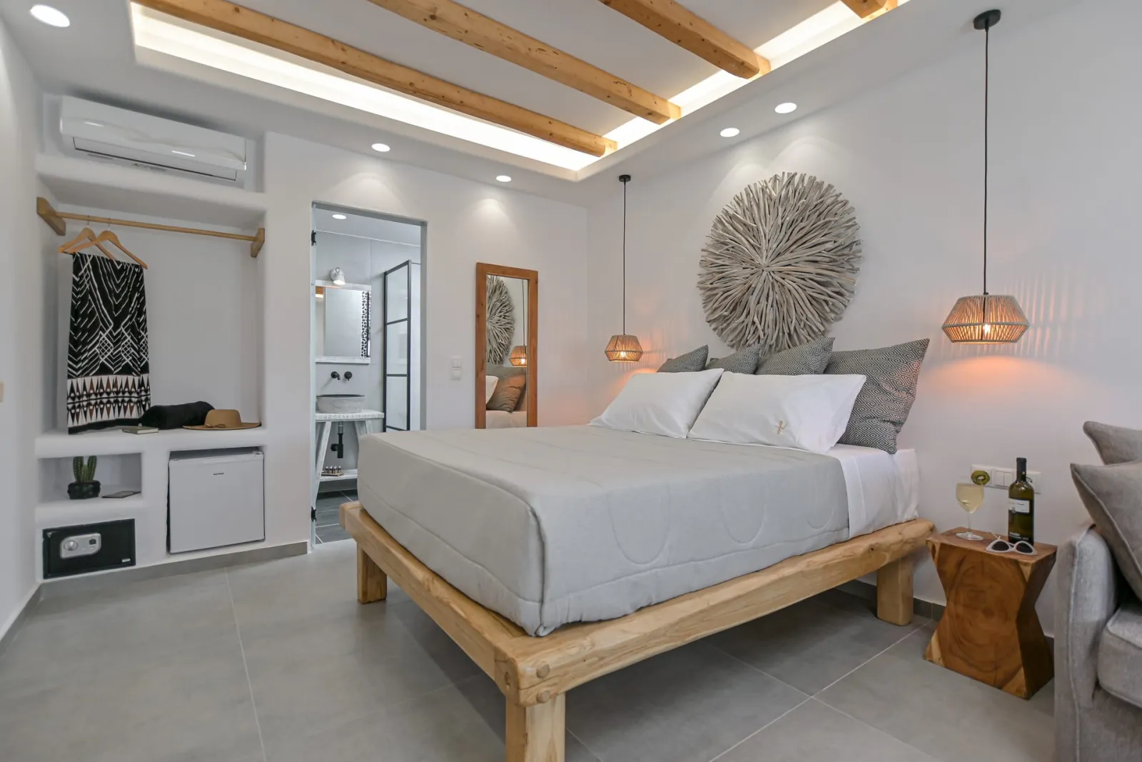 Deluxe Suite with Pool View and Private Hot Tub
