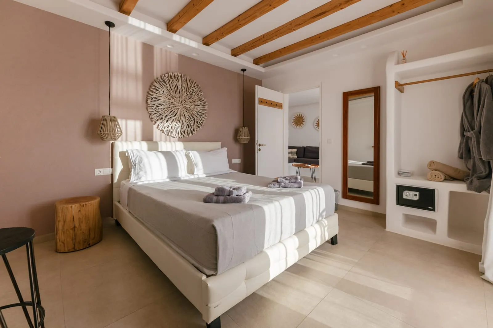 Grand Suite with Private Outdoor Hot Tub Hammam and Sea View