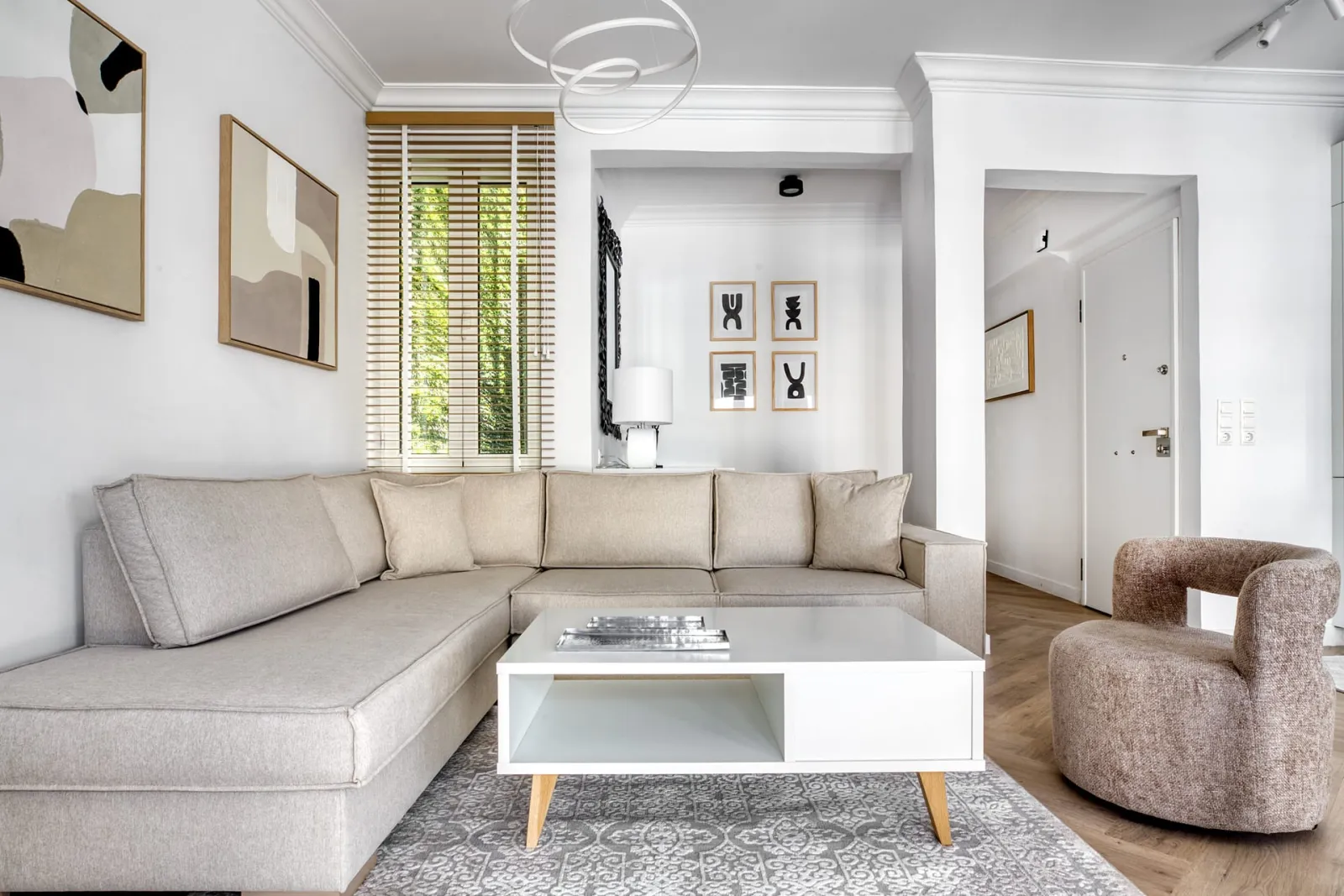Whitewood Residence | Siggrou Str. 63 Athens 11745