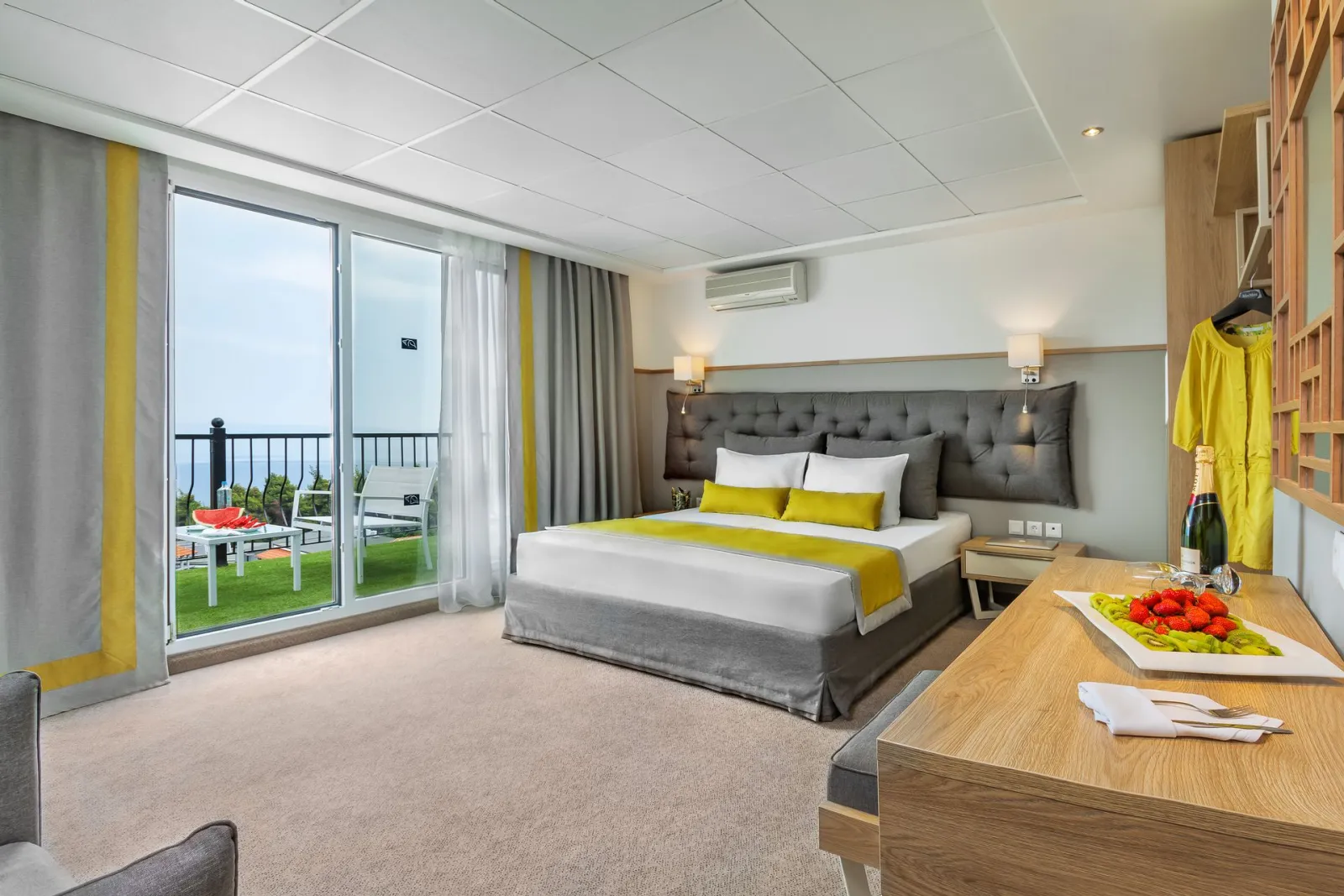Deluxe Suite Sea View