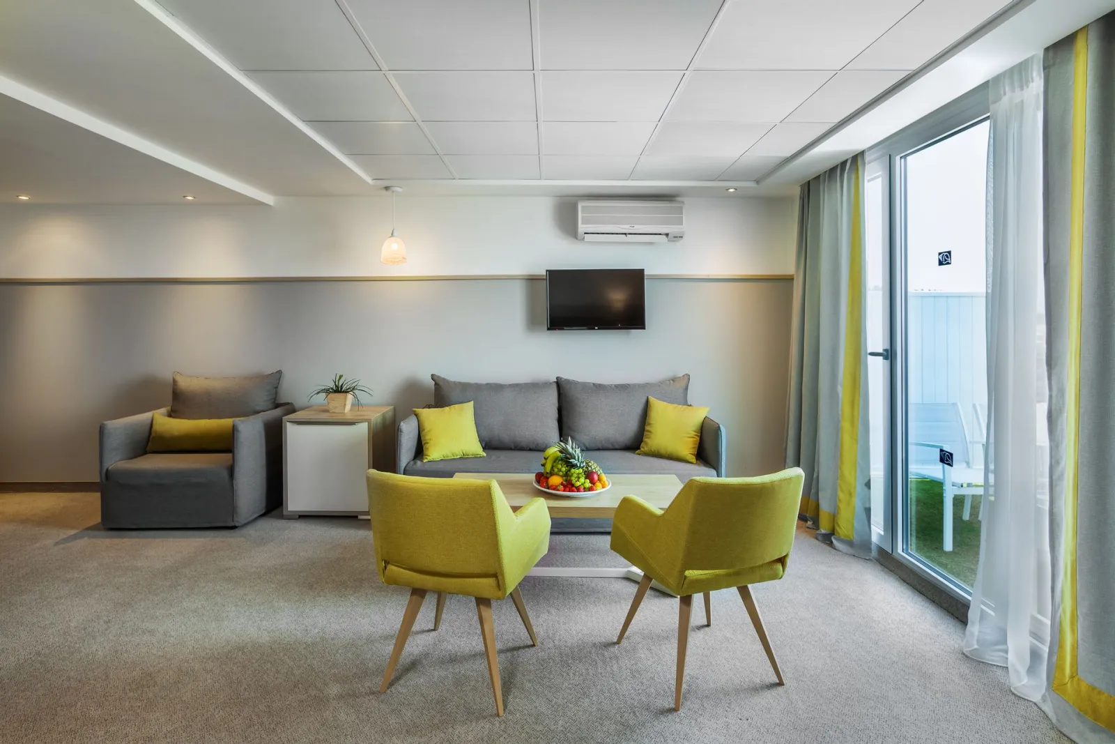 Elegant Suite Sea View