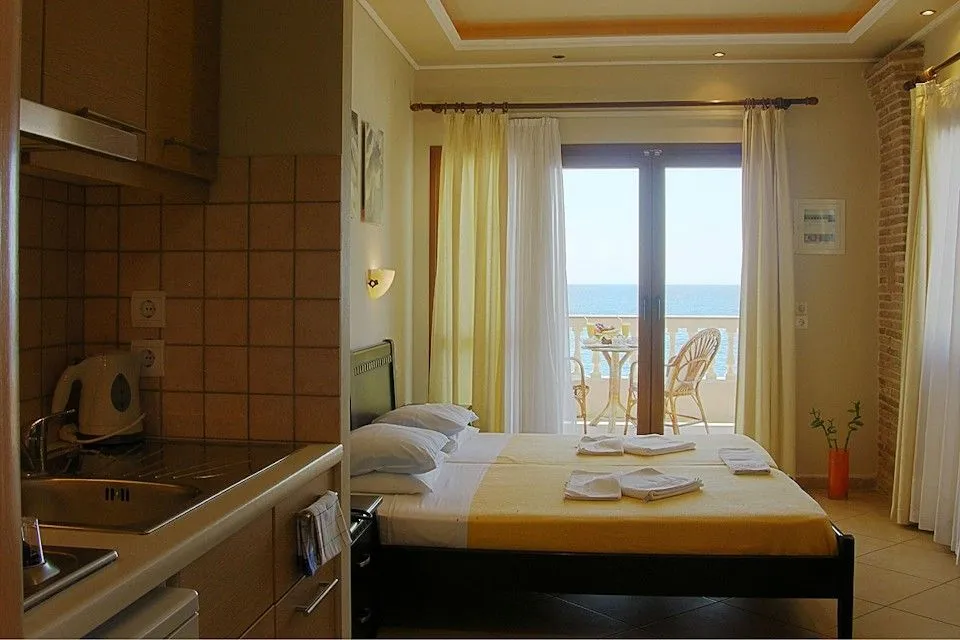 Deluxe Studio Sea View (up to 2 pax)