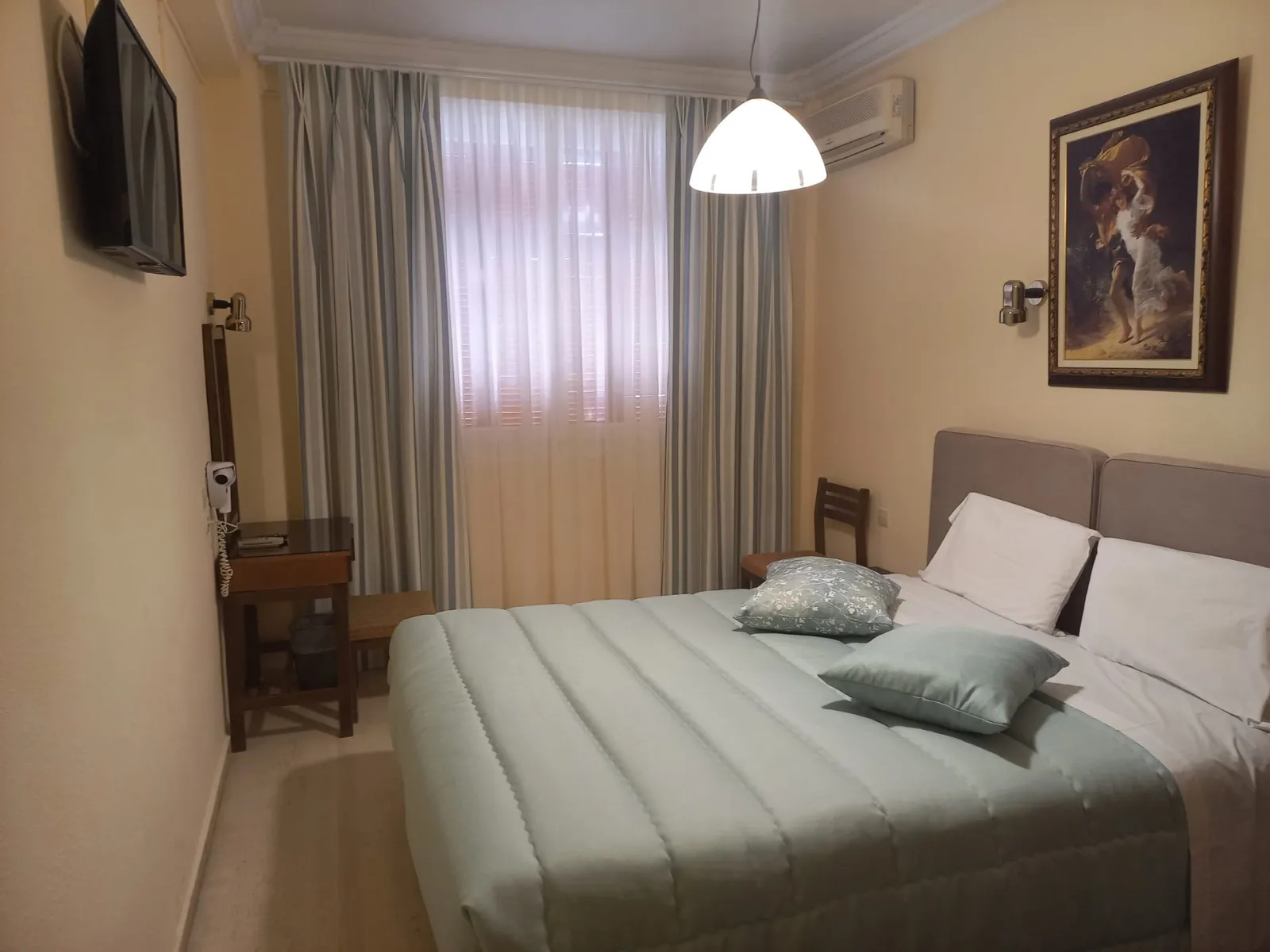 Budget Room with View in the Village