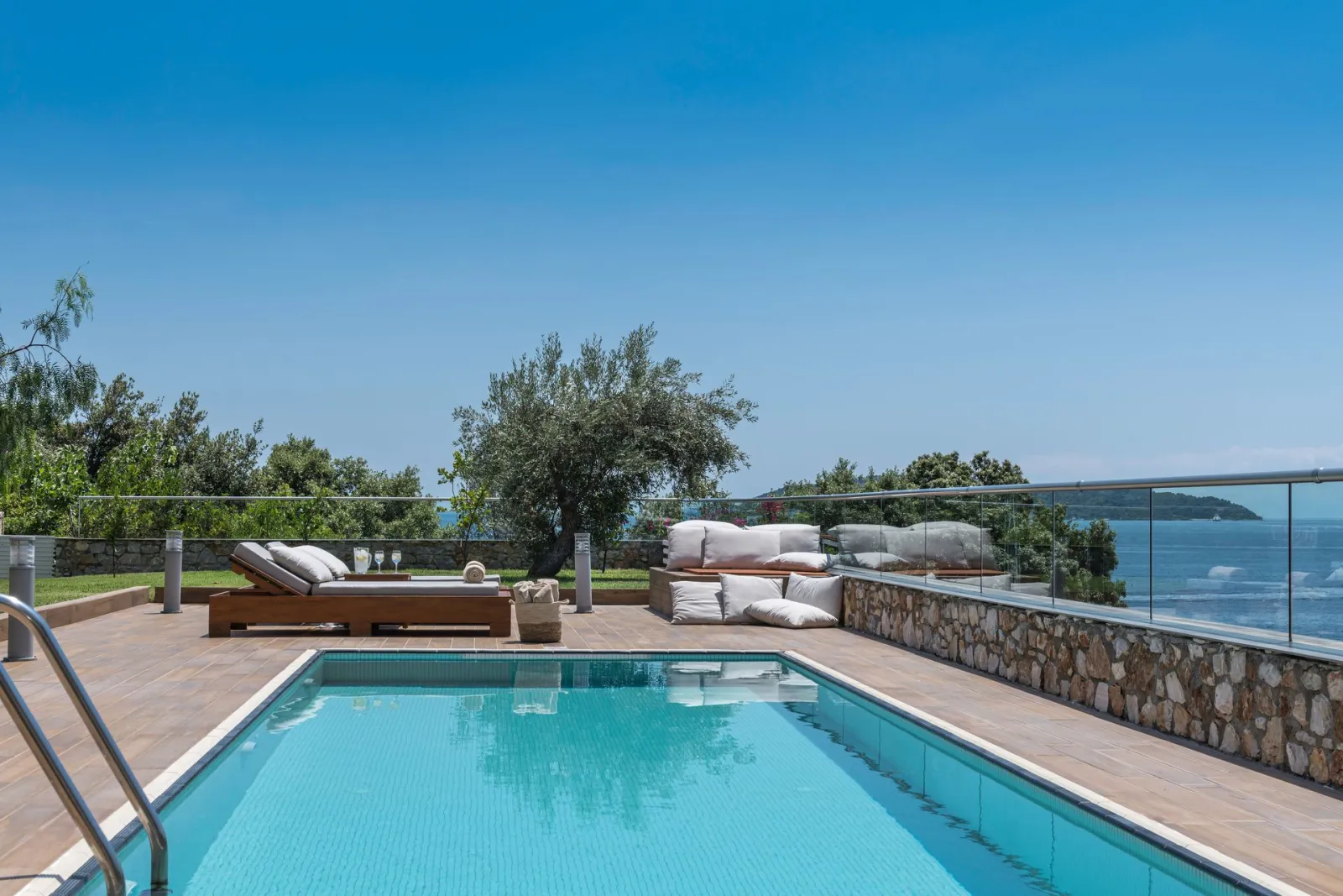 Deluxe Double with Private Pool Sea View