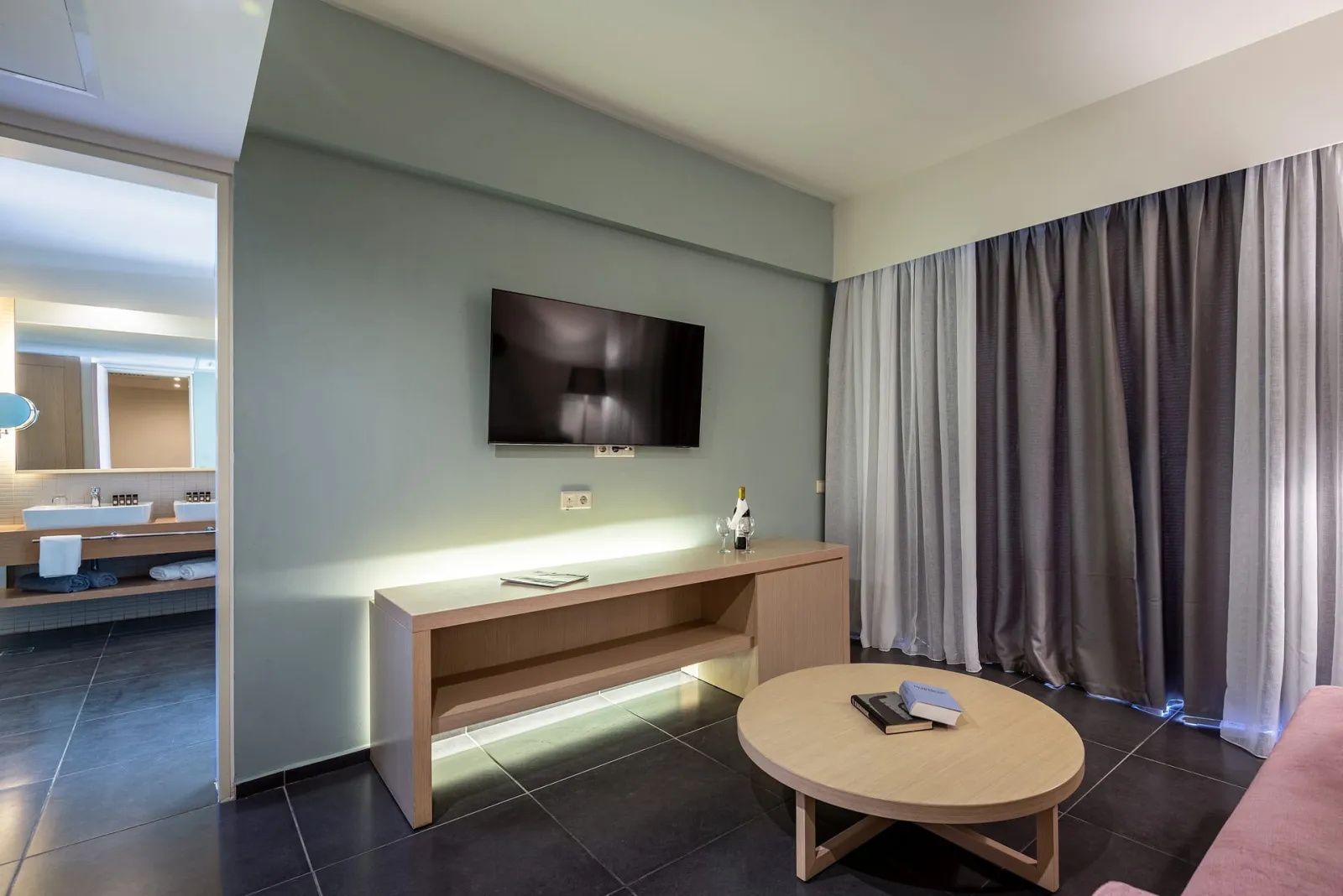 Family Suite Side Sea View