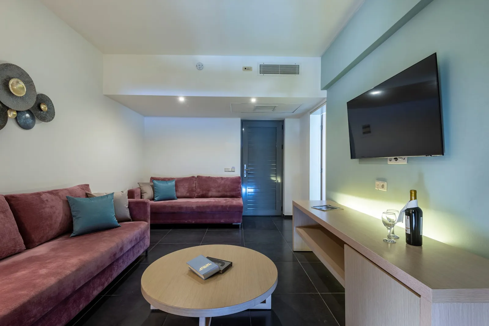 Family Suite Side Sea View