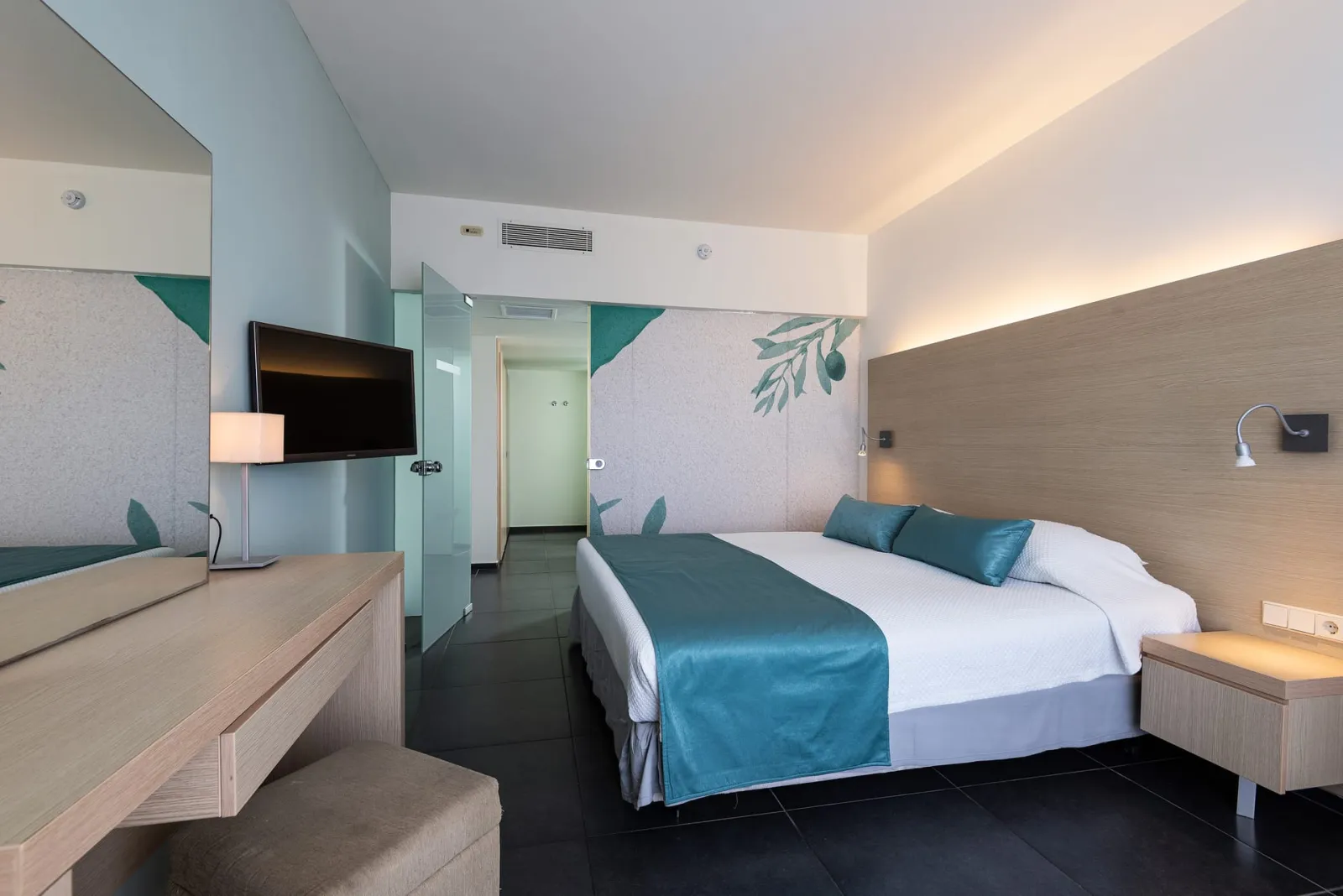 Family Suite Side Sea View