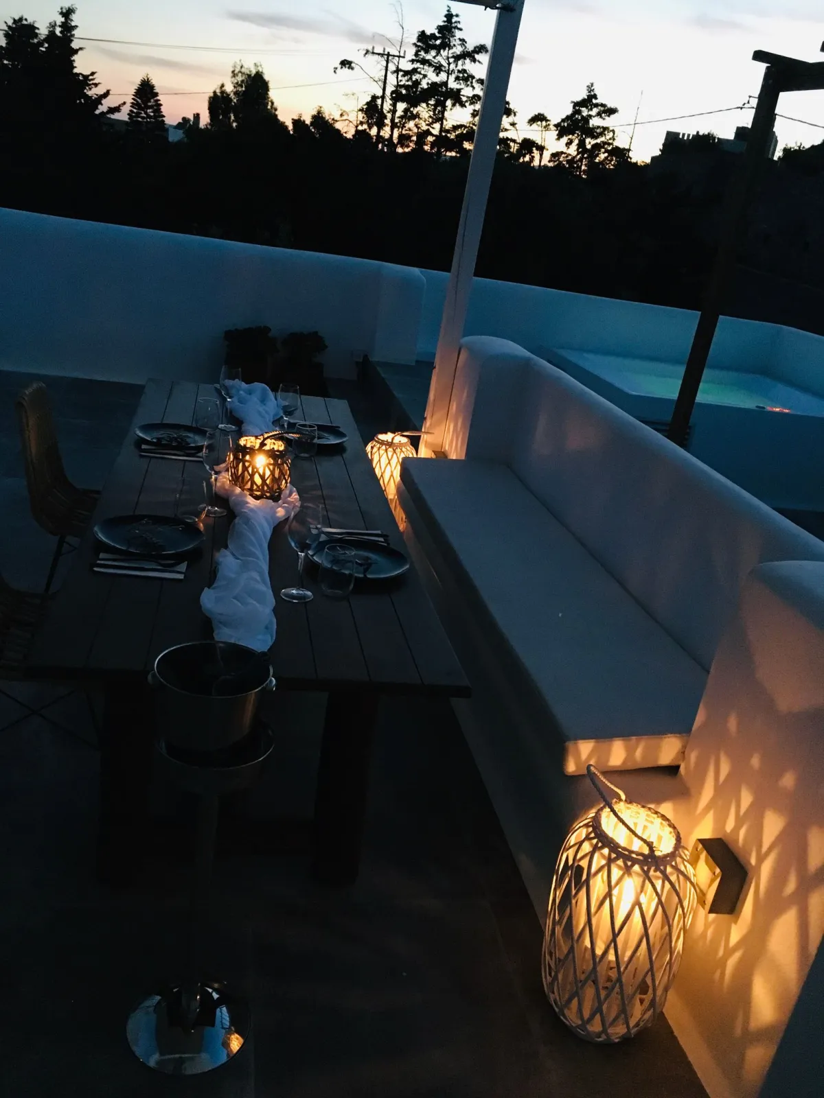 Smirida Suite - Private Outdoor Terrace  with Hot Tub