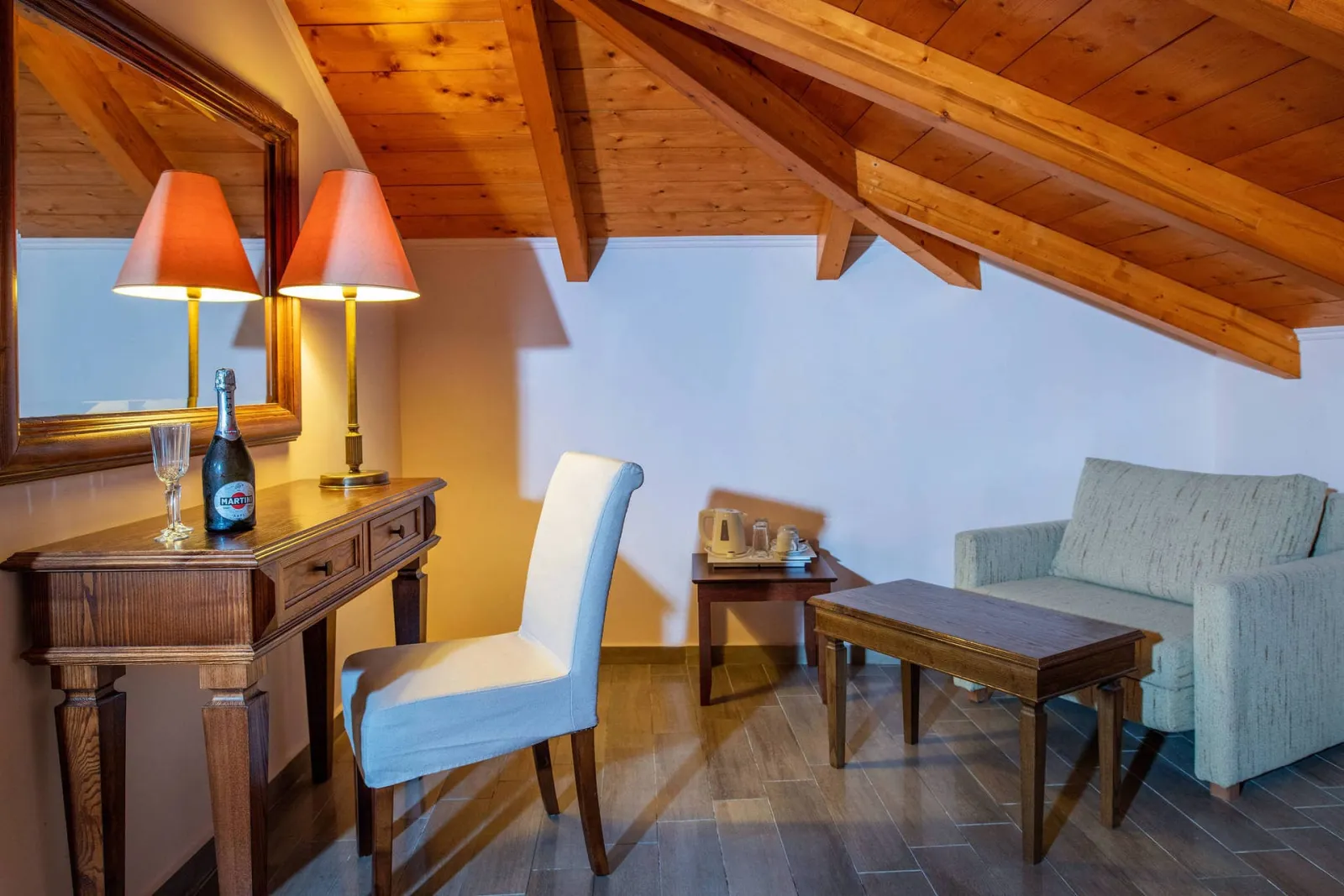 Attic Suite with Pool and Side Sea View - 33m²