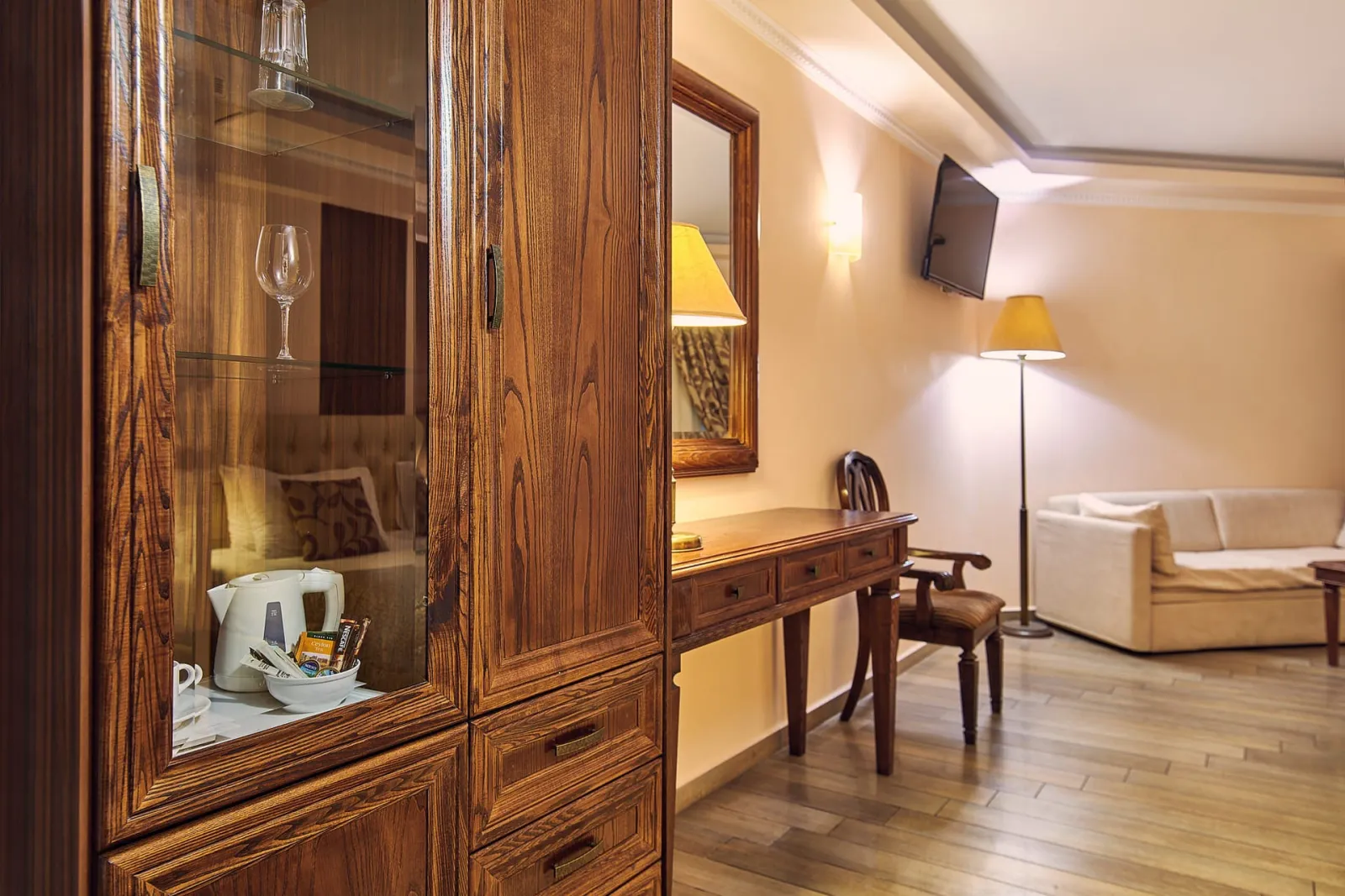 Swim Up Junior Suite with Pool View - 33m²
