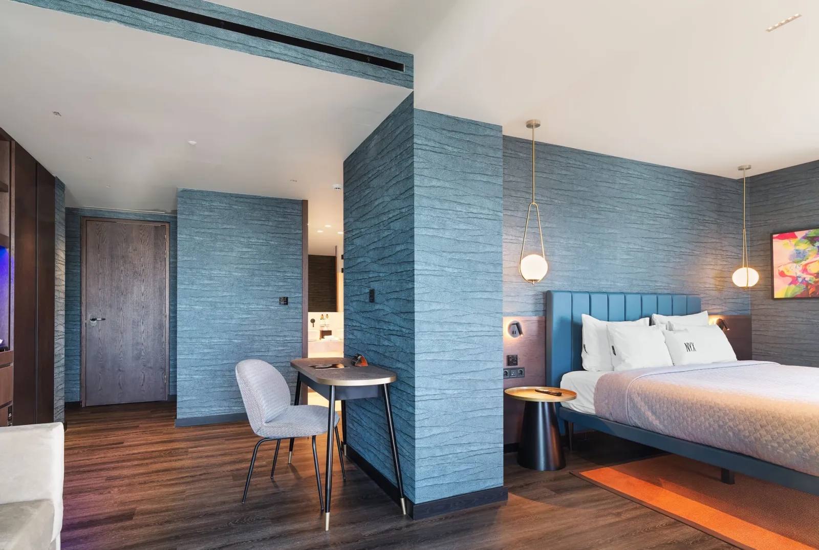 Heaven Acropolis Suite with Lounge Access