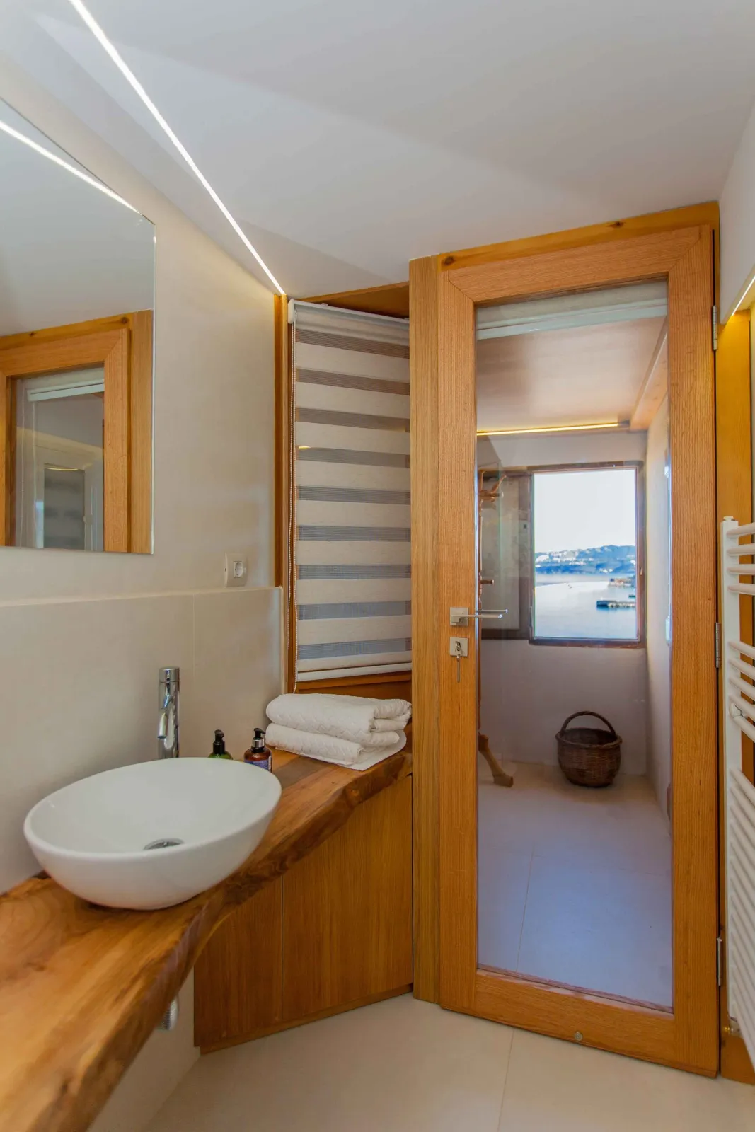 Superior suite with sea view & terrace (Irene)