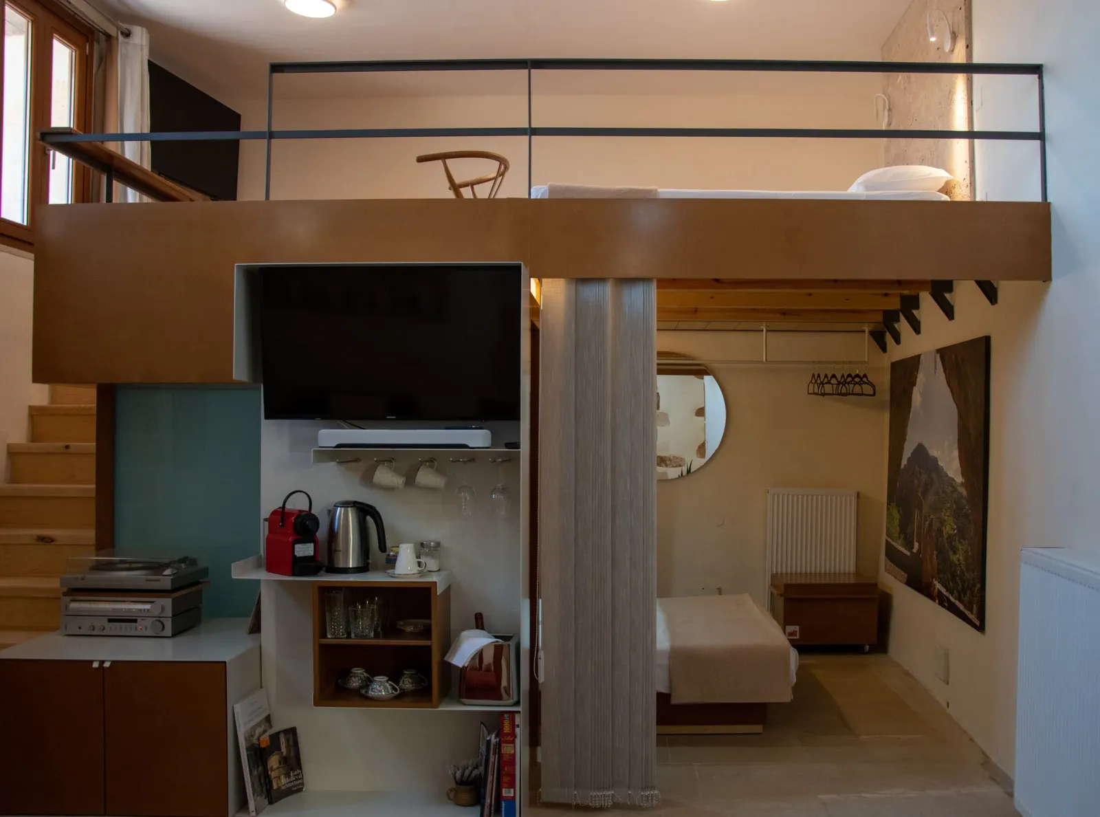 Deluxe suite with sea view & patio (Michael)
