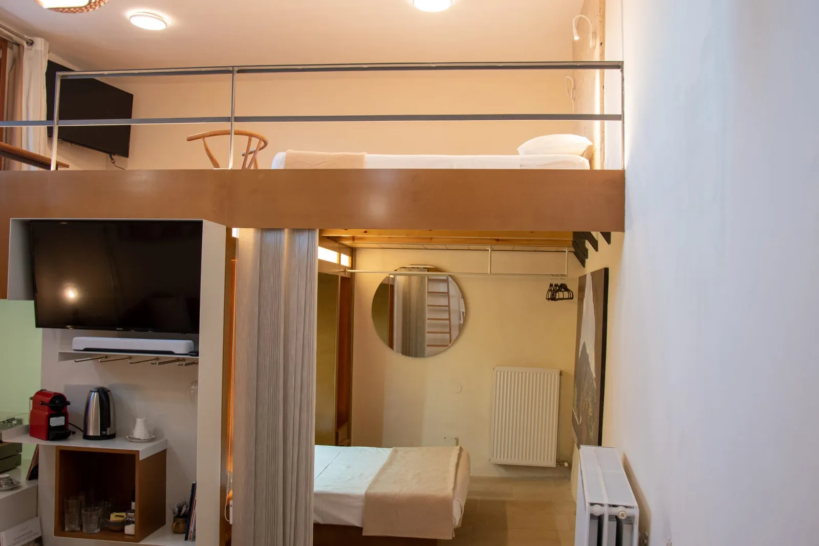 Deluxe suite with sea view & patio (Michael)