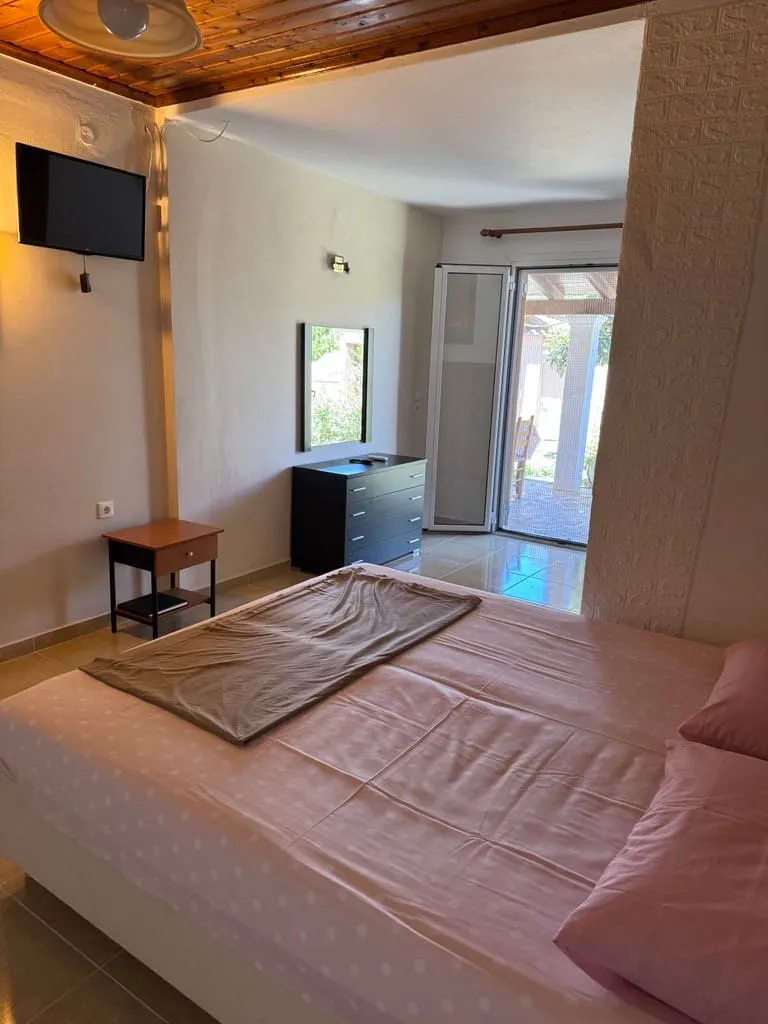 Apartment (102)