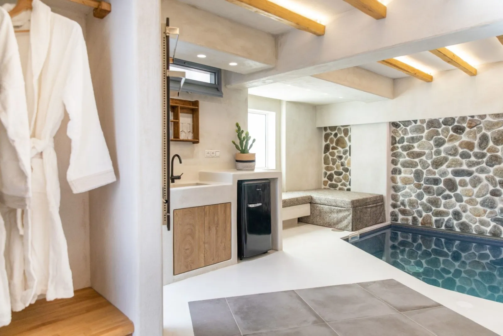 Sub-Marine Suite