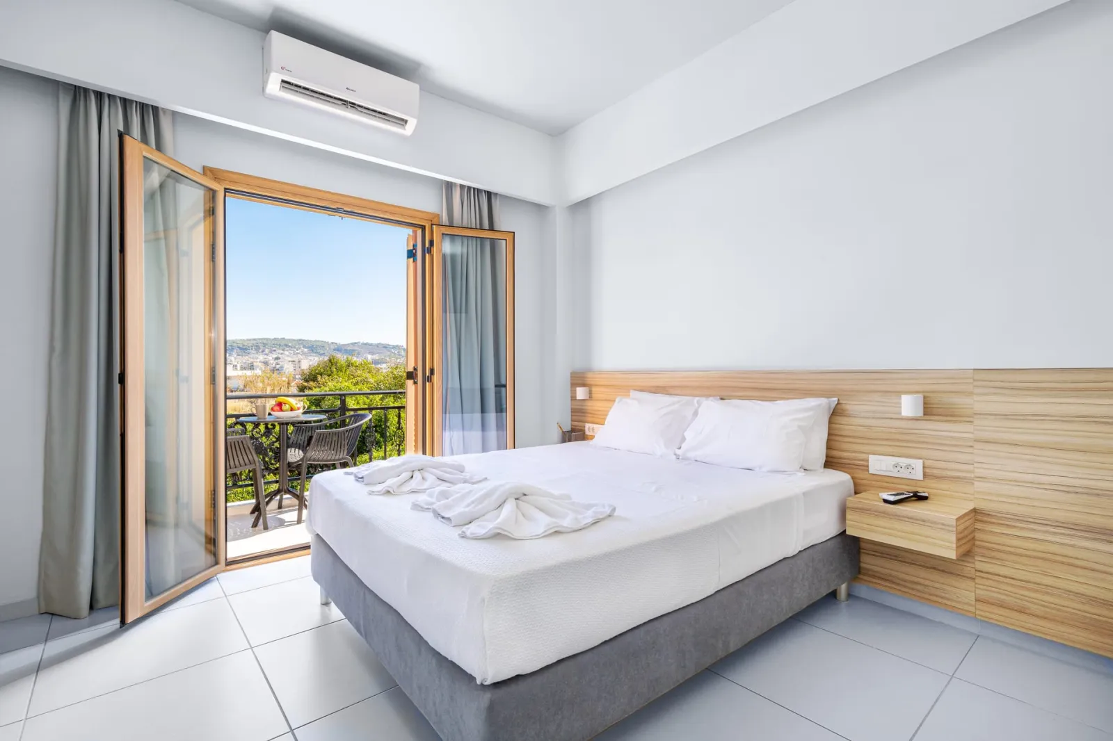 Superior Studio with Balcony and City View