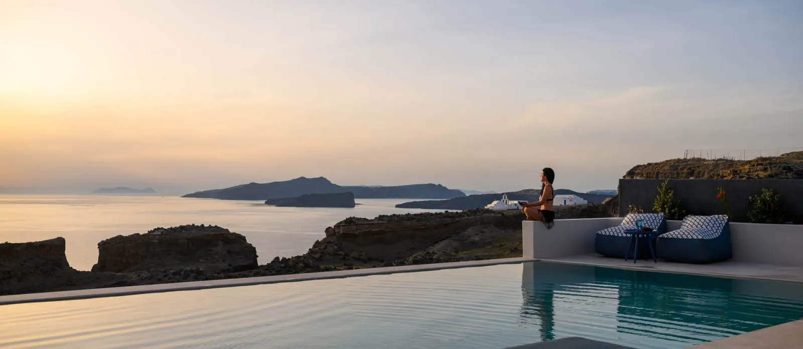 Villas with private heated pool and Caldera view