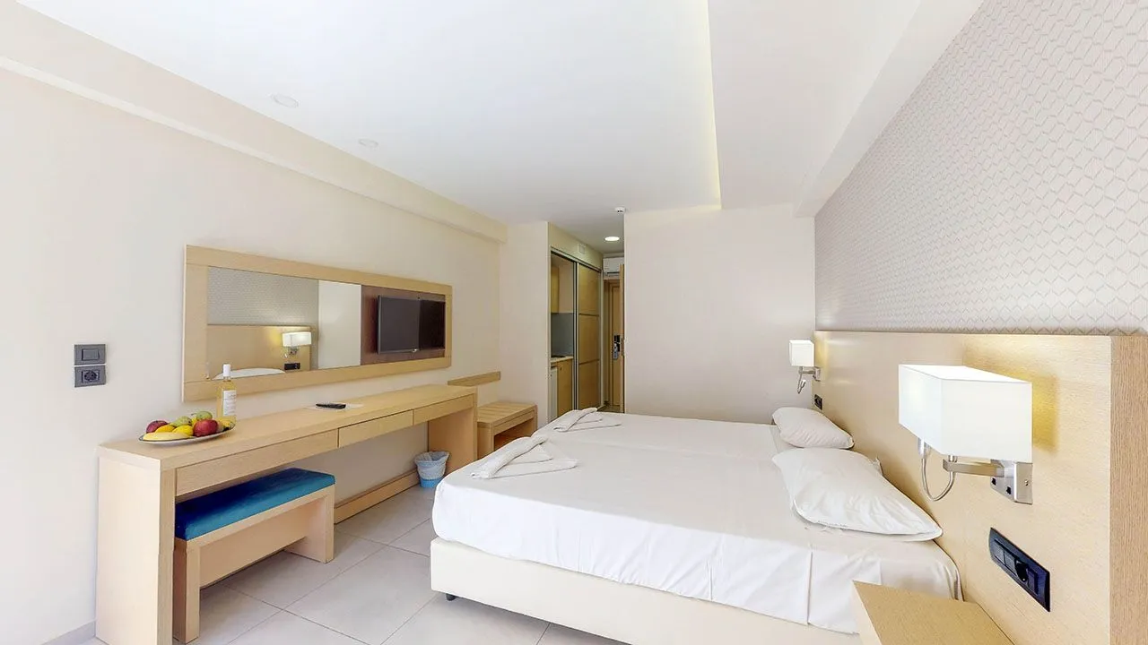 Superior Room with Plunge Pool