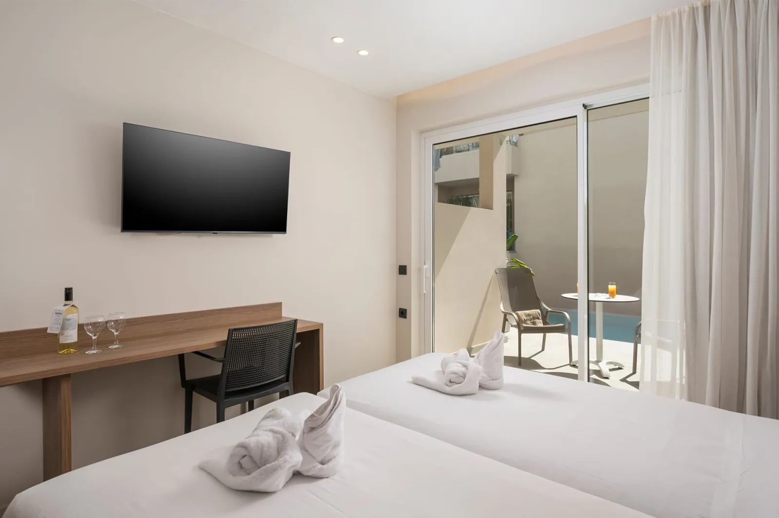 Superior Room with Shared Pool