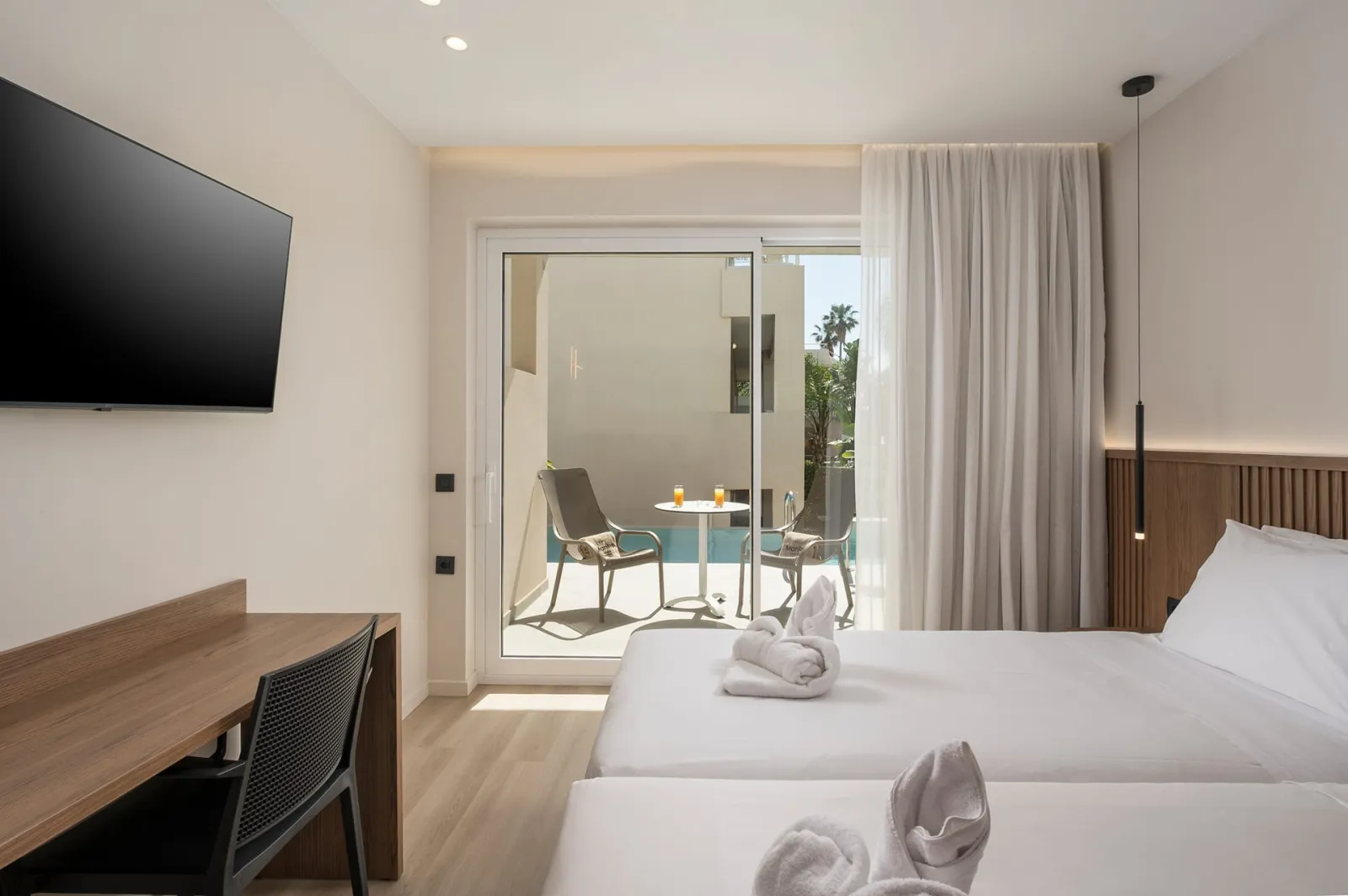Superior Room with Shared Pool