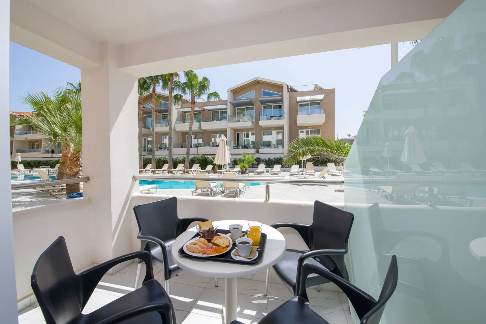 Superior room with Pool View