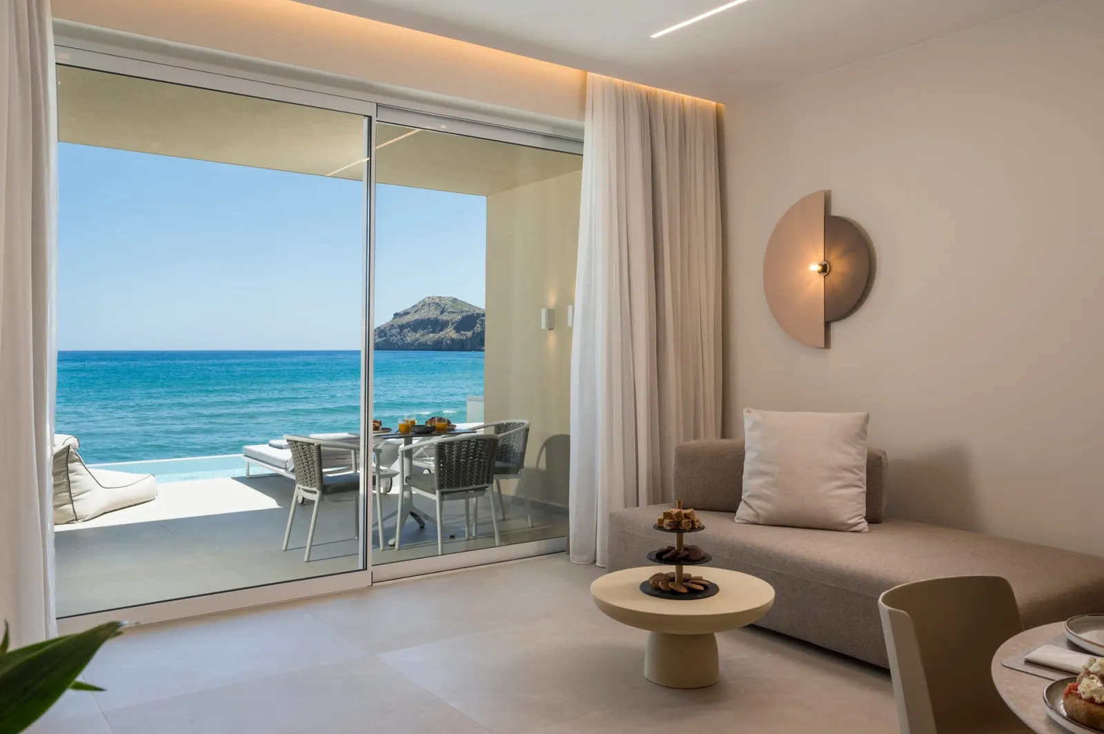 Sunrise Suite - Two Bedrooms with Private Pool and Beach Access