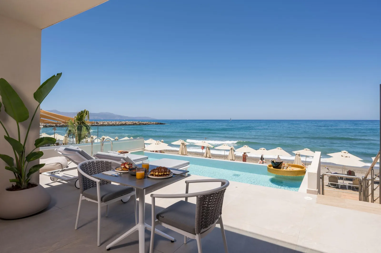Sunset Suite - One Bedroom with Private Pool and Beach Access