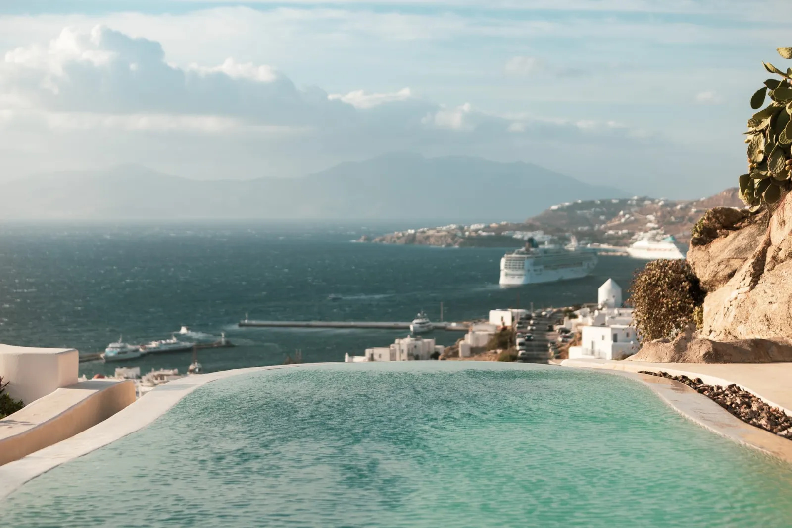 Executive Suite Sea View with Private Pool