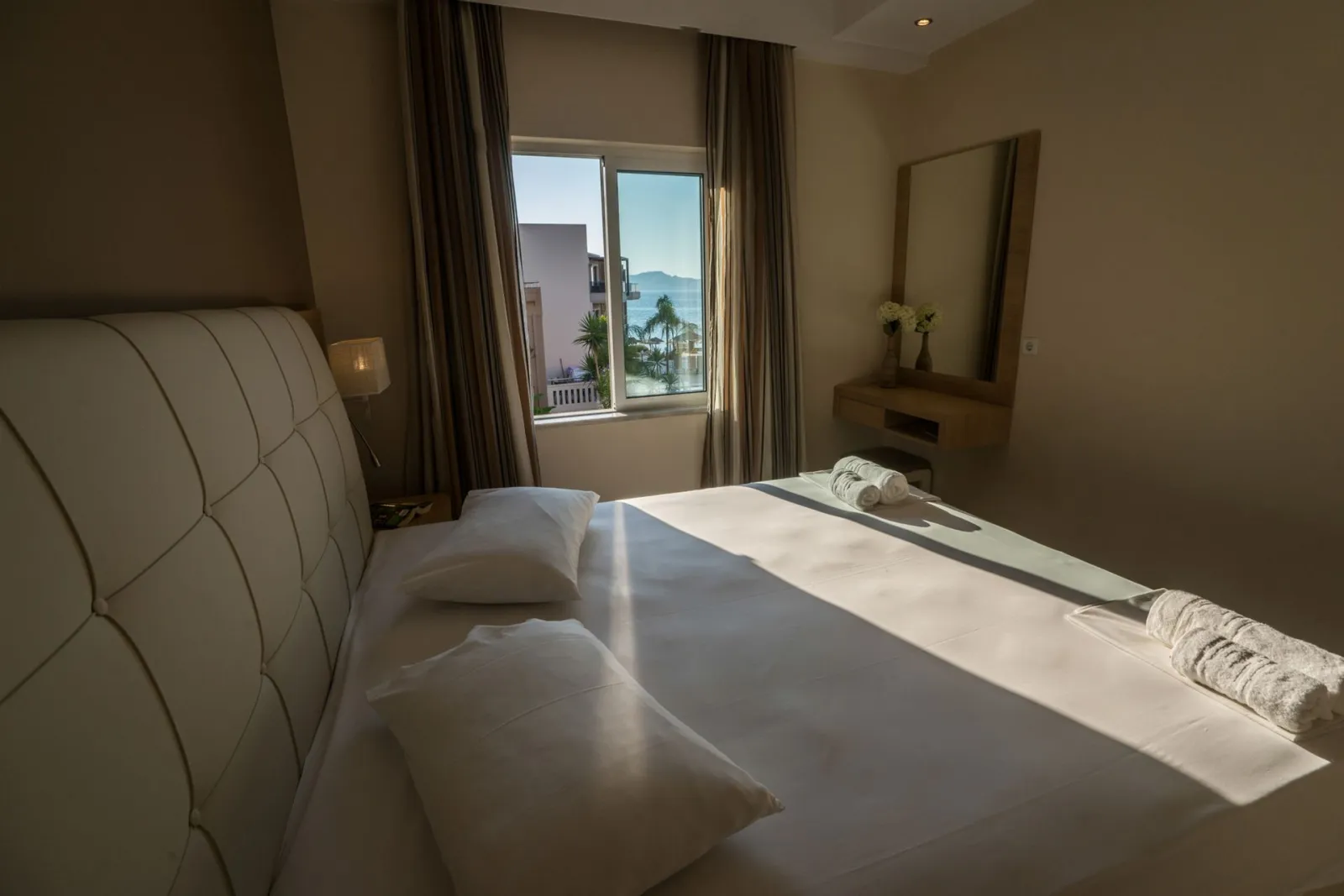 One-Bedroom Apartment Sea View