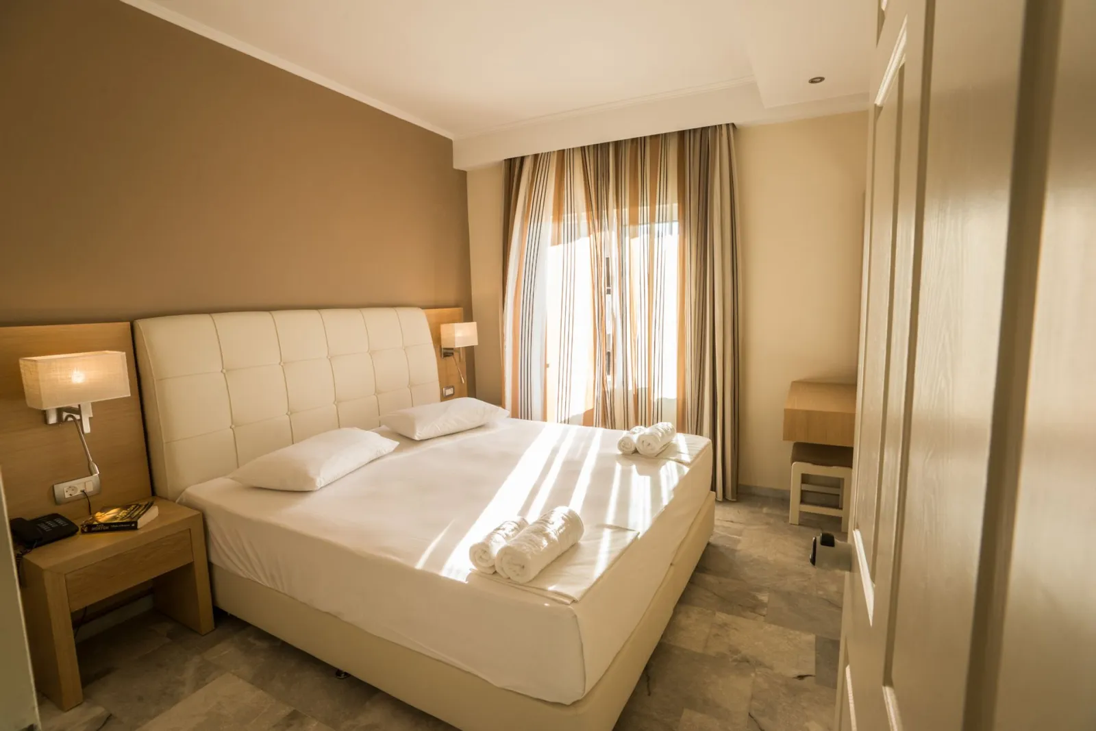 One-Bedroom Apartment Sea View