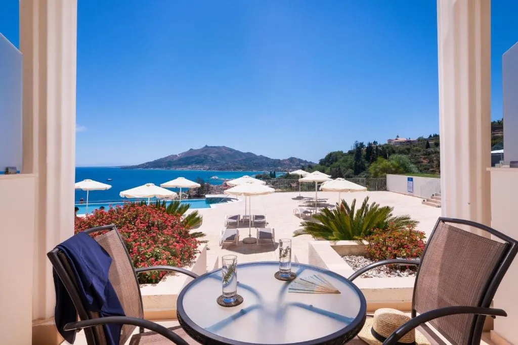 Poolfront Double or Twin Room Sea View - 25 m²