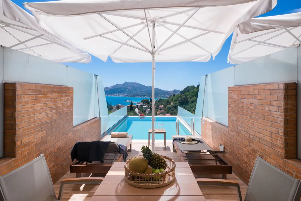 Suite with Panoramic Sea View & Private Pool - 45 m²