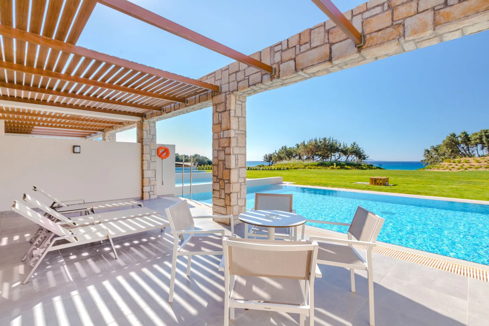 Family Frontal Sea View Private Pool