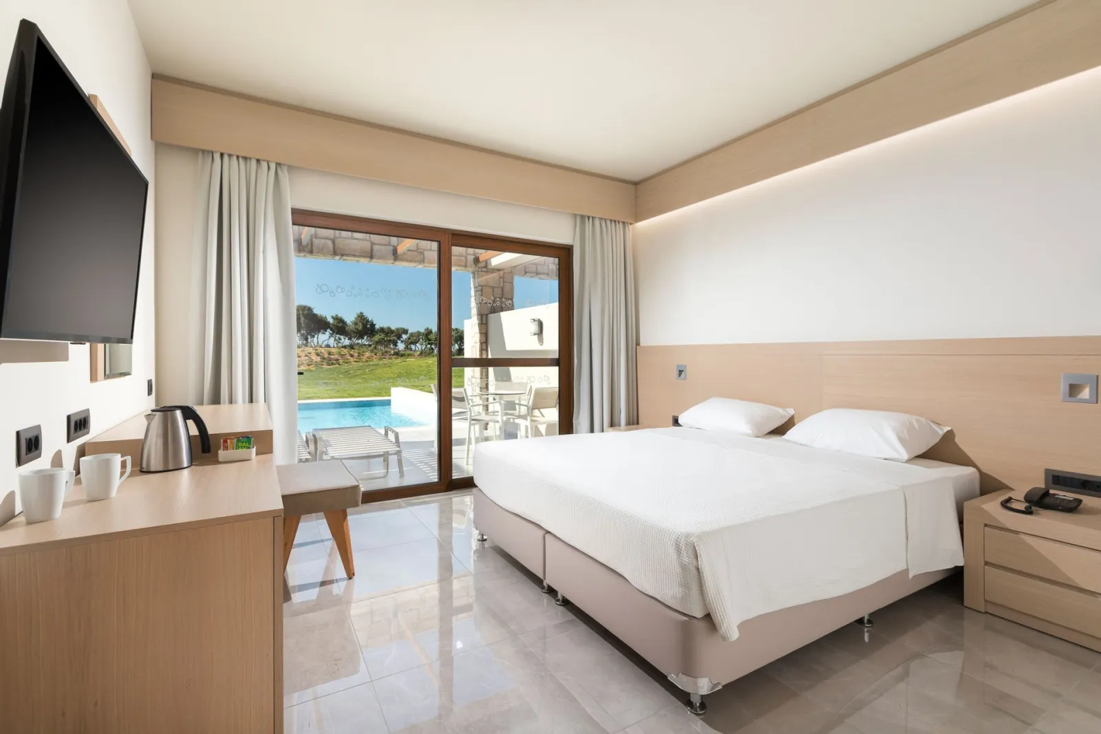 Family Frontal Sea View Private Pool