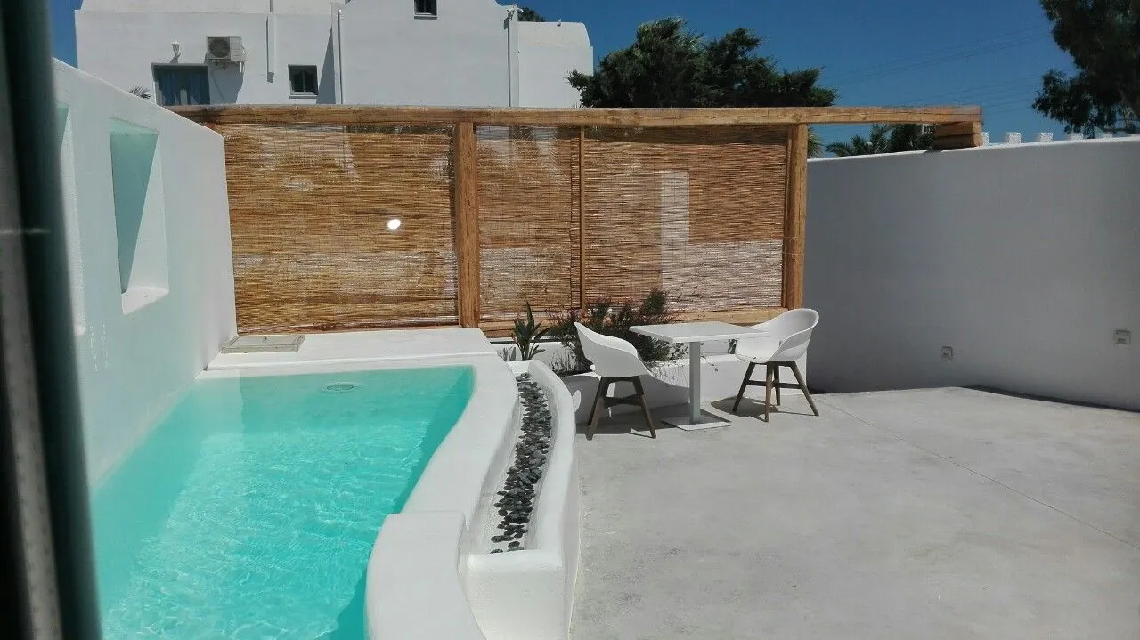 Junior suite with jetted Pool