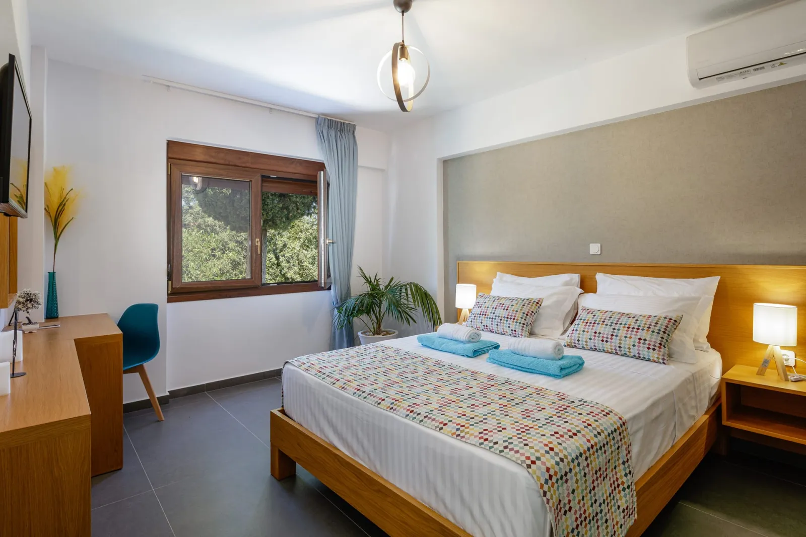 Two Bedroom Apartment with Pool View