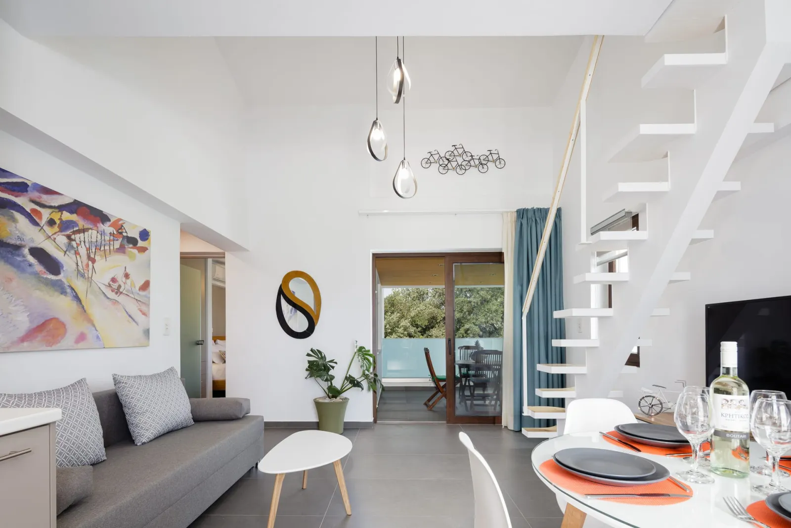 Two Bedroom Apartment with Outdoor Jetted Tub and Pool View