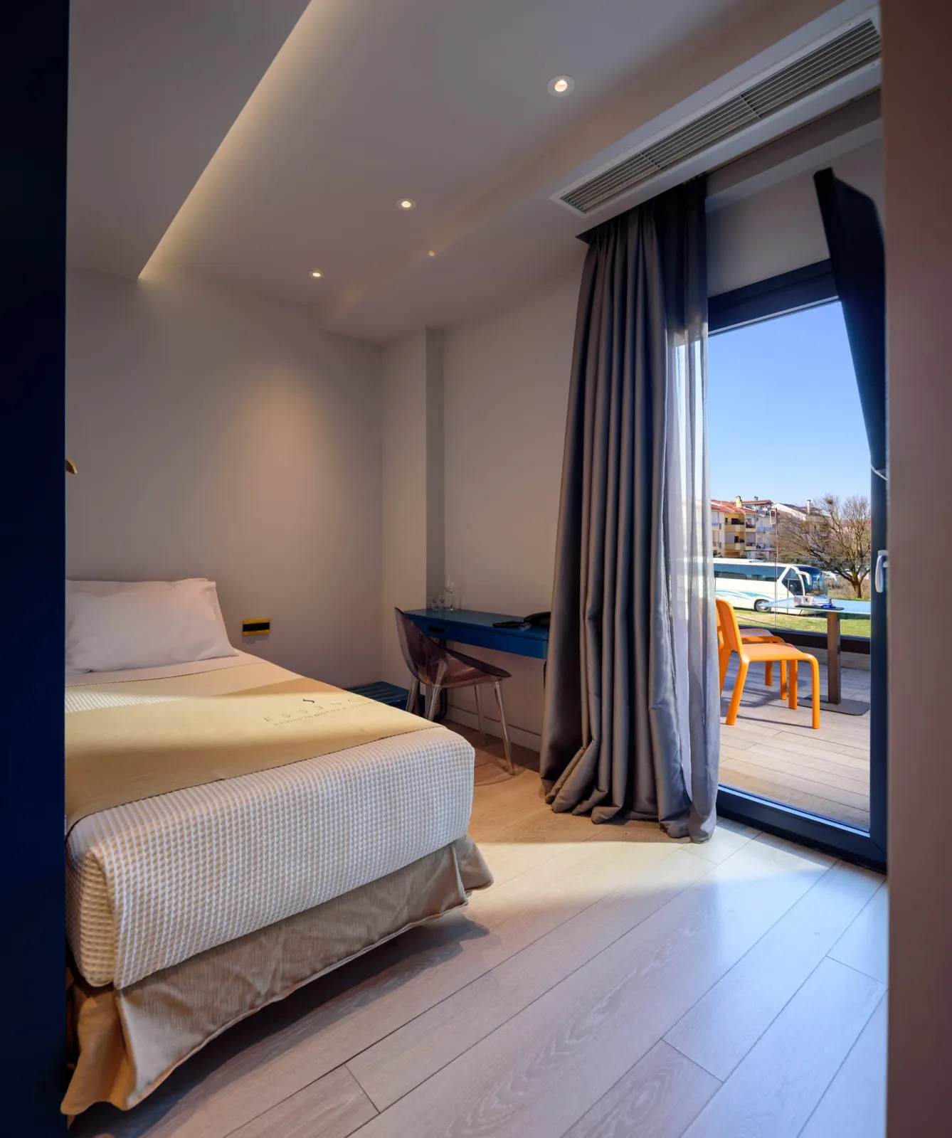 Single Room with Mountain View