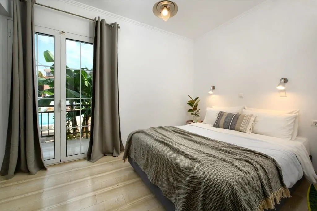 Superior Studio with Pool View