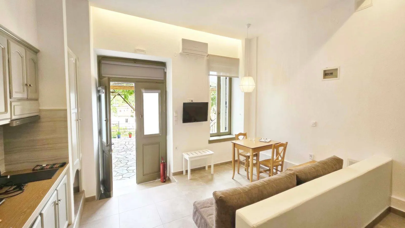 Deluxe Jr Suite